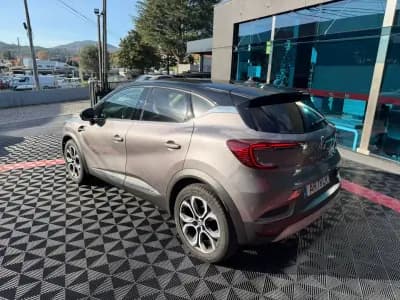 Vendo Renault Captur 2022 - 17300 EUR, 89000 km - AUTO.MOTO.pt