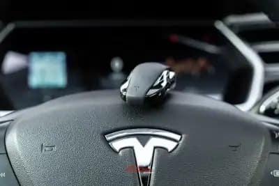 Vendo Tesla Model S 2014 - 22000 EUR, 251000 km - AUTO.MOTO.pt