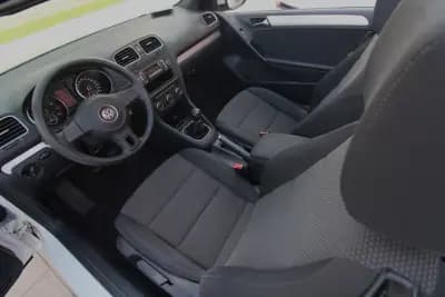 Vendo Volkswagen Golf Cabriolet 2013 - 12450 EUR, 104500 km - AUTO.MOTO.pt