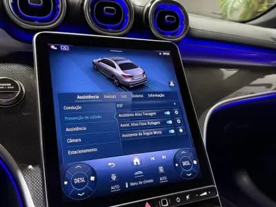 Vendo Mercedes-Benz C 300e 2024 - 55990 EUR, 27748 km - AUTO.MOTO.pt