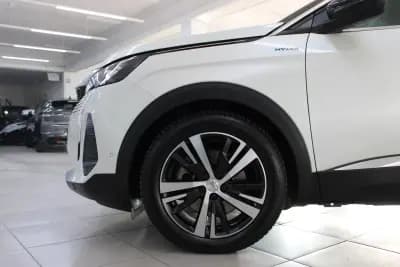 Vendo Peugeot 3008 2021 - 22990 EUR, 110993 km - AUTO.MOTO.pt