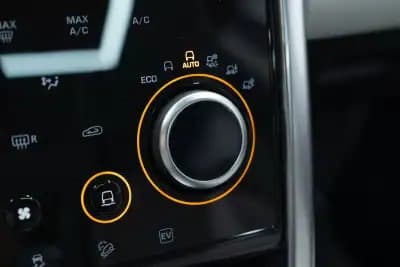 Vendo Land Rover Discovery Sport 2021 - 36950 EUR, 63000 km - AUTO.MOTO.pt