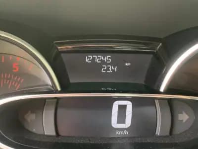 Vendo Renault Clio Sport Tourer 2019 - 13999 EUR, 127245 km - AUTO.MOTO.pt
