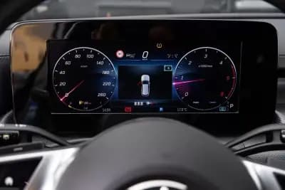 Vendo Mercedes-Benz C 200 2023 - 34900 EUR, 117000 km - AUTO.MOTO.pt