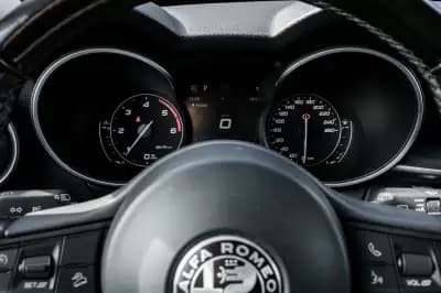 Vendo Alfa Romeo Stelvio 2017 - 29400 EUR, 139000 km - AUTO.MOTO.pt