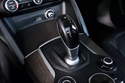 Vendo Alfa Romeo Stelvio 2017 - 29400 EUR, 139000 km - AUTO.MOTO.pt