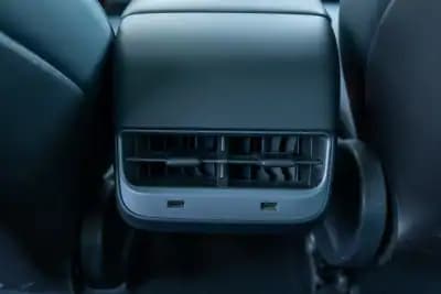 Sell Tesla Model 3 2019 - 23900 EUR, 140000 km - AUTO.MOTO.pt