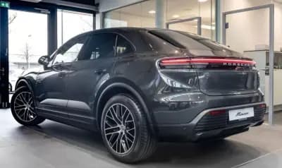 Sell Porsche Macan 2025 - 82900 EUR, 20000 km - AUTO.MOTO.pt