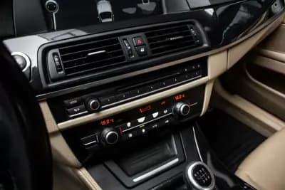 Vendo BMW 520 2010 - 11990 EUR, 252182 km - AUTO.MOTO.pt