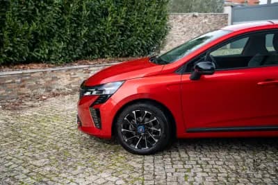 Vendo Renault Clio 2025 - 17900 EUR, 6300 km - AUTO.MOTO.pt