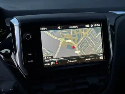 Vendo Peugeot 2008 2019 - 13250 EUR, 90000 km - AUTO.MOTO.pt