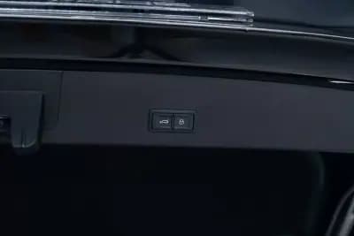 Vendo Audi Q8 e-Tron Sportback 2023 - 49950 EUR, 55000 km - AUTO.MOTO.pt