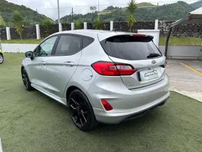 Vendo Ford Fiesta 2022 - 19490 EUR, 60249 km - AUTO.MOTO.pt