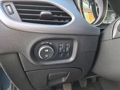 Vendo Opel Astra 2017 - 13000 EUR, 99950 km - AUTO.MOTO.pt