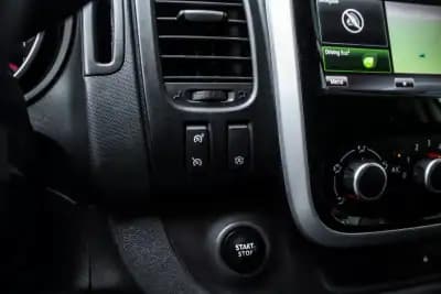 Vendo Renault Trafic 2020 - 30990 EUR, 126359 km - AUTO.MOTO.pt