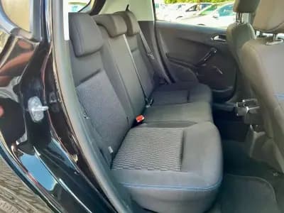 Sell Peugeot 208 2019 - 10450 EUR, 84000 km - AUTO.MOTO.pt