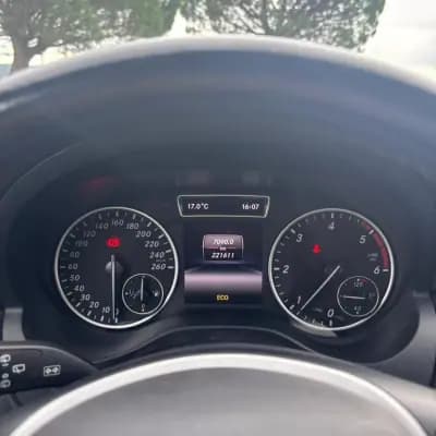 Vendo Mercedes-Benz A 180 2013 - 13950 EUR, 220000 km - AUTO.MOTO.pt