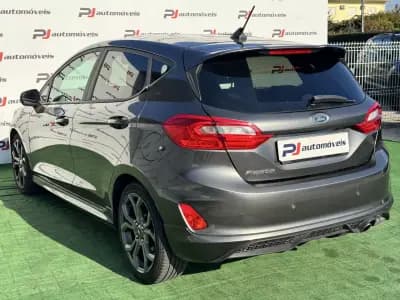 Sell Ford Fiesta 2019 - 12990 EUR, 111400 km - AUTO.MOTO.pt