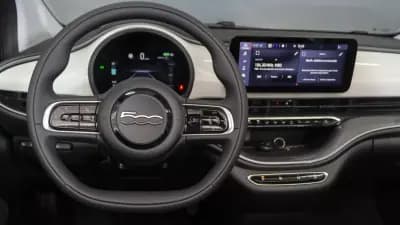 Vendo Fiat 500e C 2024 - 19900 EUR, 15000 km - AUTO.MOTO.pt