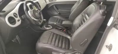 Vendo Volkswagen New Beetle 2011 - 18490 EUR, 163800 km - AUTO.MOTO.pt