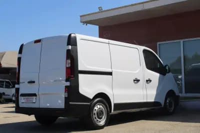 Vendo Renault Trafic 2022 - 16990 EUR, 222000 km - AUTO.MOTO.pt