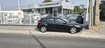 Vendo Volvo V40 2015 - 12400 EUR, 216200 km - AUTO.MOTO.pt