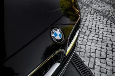 Vendo BMW 318 2015 - 16900 EUR, 246569 km - AUTO.MOTO.pt