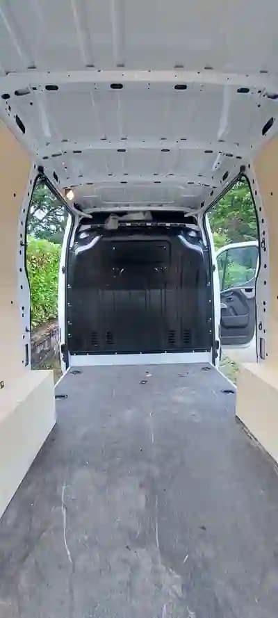 Vendo Renault Master 2018 - 13700 EUR, 240000 km - AUTO.MOTO.pt