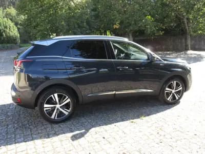 Vendo Peugeot 3008 2019 - 22990 EUR, 98000 km - AUTO.MOTO.pt