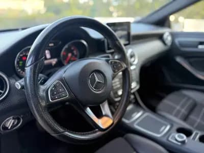 Vendo Mercedes-Benz A 180 2016 - 17999 EUR, 110000 km - AUTO.MOTO.pt