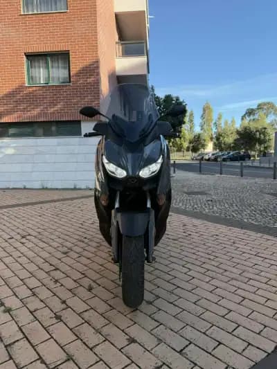 Sell Yamaha XMAX 2023 - 4250 EUR, 6000 km - AUTO.MOTO.pt