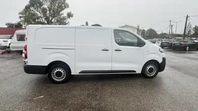 Sell Citroën Jumpy 2023 - 21390 EUR, 33500 km - AUTO.MOTO.pt
