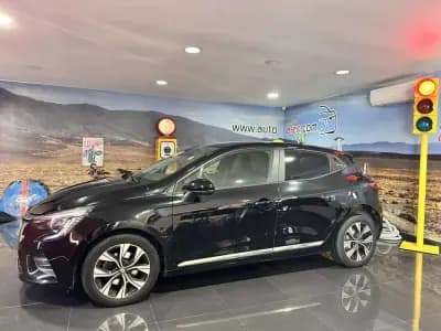 Vendo Renault Clio 2023 - 15500 EUR, 136000 km - AUTO.MOTO.pt