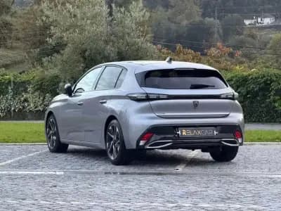 Vendo Peugeot 308 2022 - 21999 EUR, 128000 km - AUTO.MOTO.pt