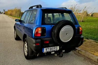 Vendo Toyota RAV4 1996 - 9990 EUR, 288967 km - AUTO.MOTO.pt