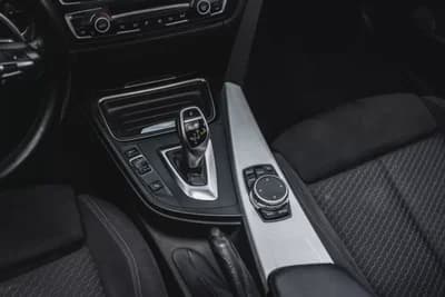 Vendo BMW 320 2015 - 21990 EUR, 193000 km - AUTO.MOTO.pt