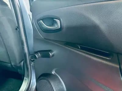 Vendo Renault Clio 2017 - 13990 EUR, 104061 km - AUTO.MOTO.pt