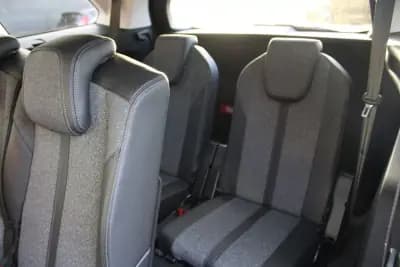 Vendo Peugeot 5008 2018 - 21990 EUR, 116000 km - AUTO.MOTO.pt