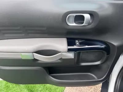 Sell Citroën C4 Cactus 2020 - 14000 EUR, 150000 km - AUTO.MOTO.pt