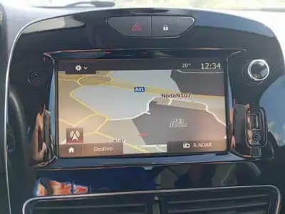 Sell Renault Clio Sport Tourer 2019 - 9990 EUR, 186806 km - AUTO.MOTO.pt