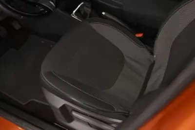 Vendo Renault Captur 2015 - 13900 EUR, 68386 km - AUTO.MOTO.pt