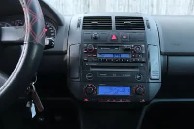 Sell Volkswagen Polo 2003 - 4450 EUR, 239900 km - AUTO.MOTO.pt