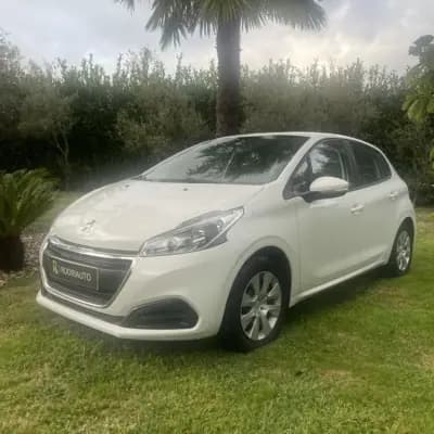 Vendo Peugeot 208 2016 - 9990 EUR, 103782 km - AUTO.MOTO.pt