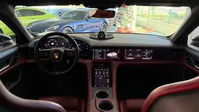 Vendo Porsche Taycan 2020 - 72000 EUR, 96306 km - AUTO.MOTO.pt