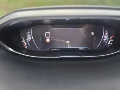 Vendo Peugeot 3008 2021 - 21900 EUR, 148000 km - AUTO.MOTO.pt