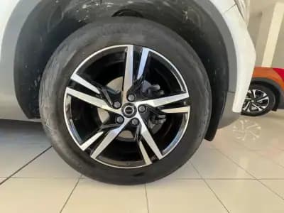 Vendo Volvo XC 40 2023 - 36900 EUR, 26000 km - AUTO.MOTO.pt