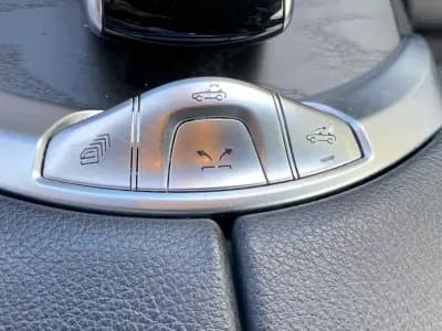 Vendo Mercedes-Benz C 220 2018 - 38900 EUR, 76254 km - AUTO.MOTO.pt