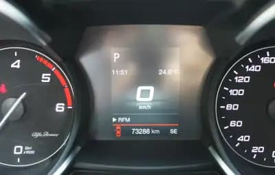 Vendo Alfa Romeo Stelvio 2018 - 28900 EUR, 73000 km - AUTO.MOTO.pt