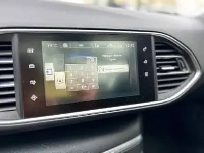 Vendo Peugeot 308 2015 - 8900 EUR, 210000 km - AUTO.MOTO.pt