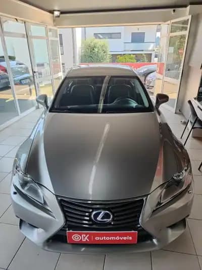 Vendo Lexus IS 300H 2013 - 19990 EUR, 170000 km - AUTO.MOTO.pt